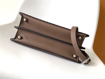 フェンディバッグ内部構造